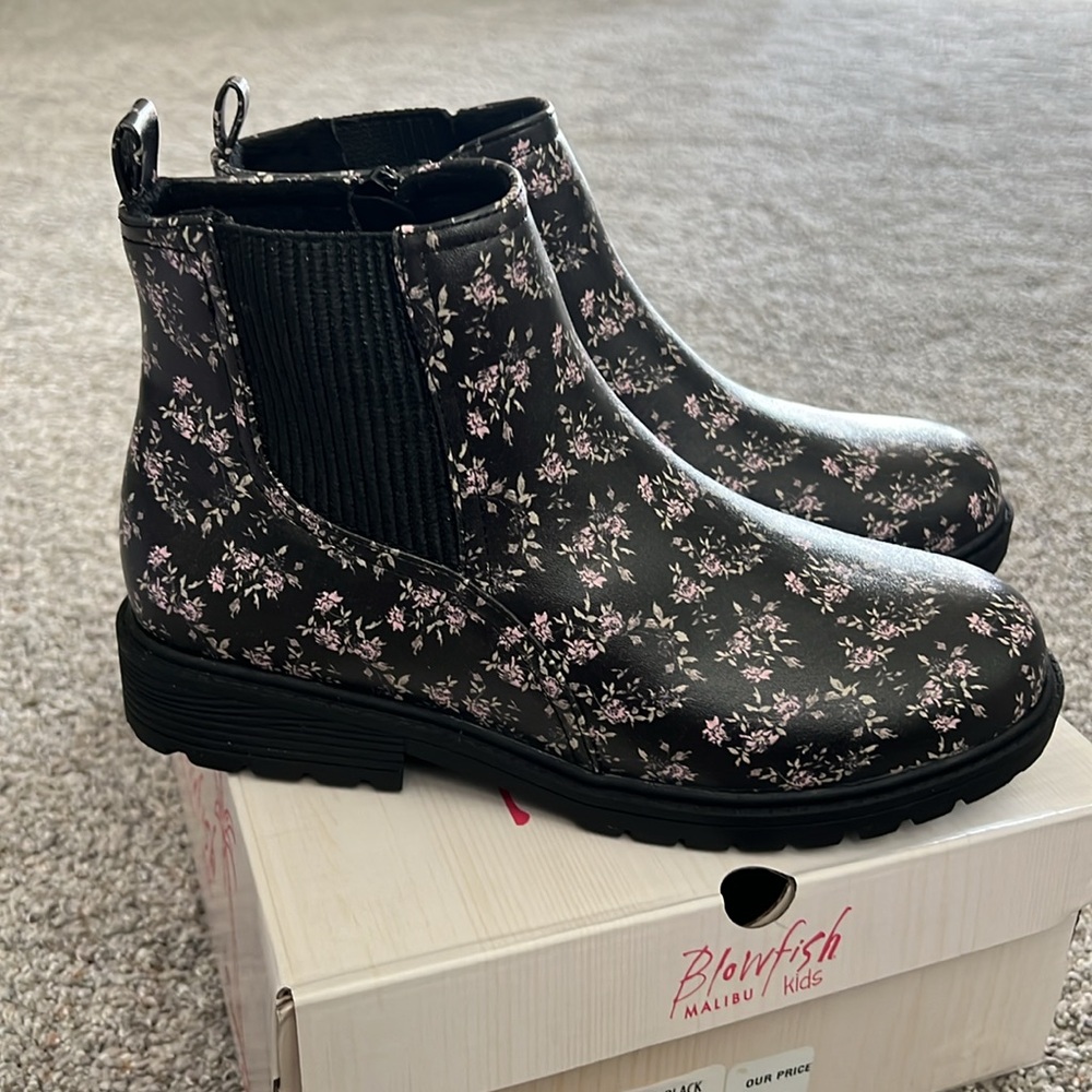 Blowfish Ride On Floral Boots Girls 3 NEW